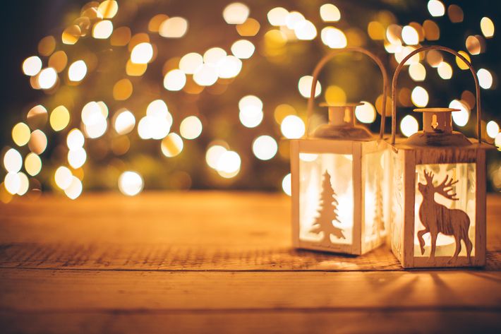 Lampiony świąteczne z motywem choinki i renifera